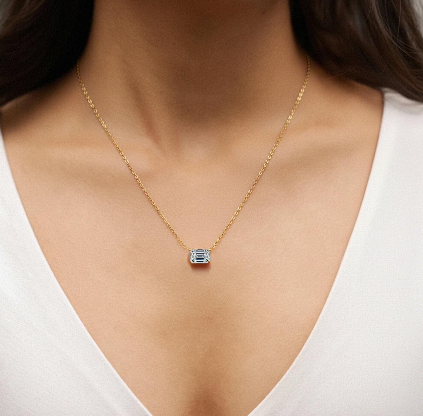 Essential Natural Emerald Solitaire Pendant
