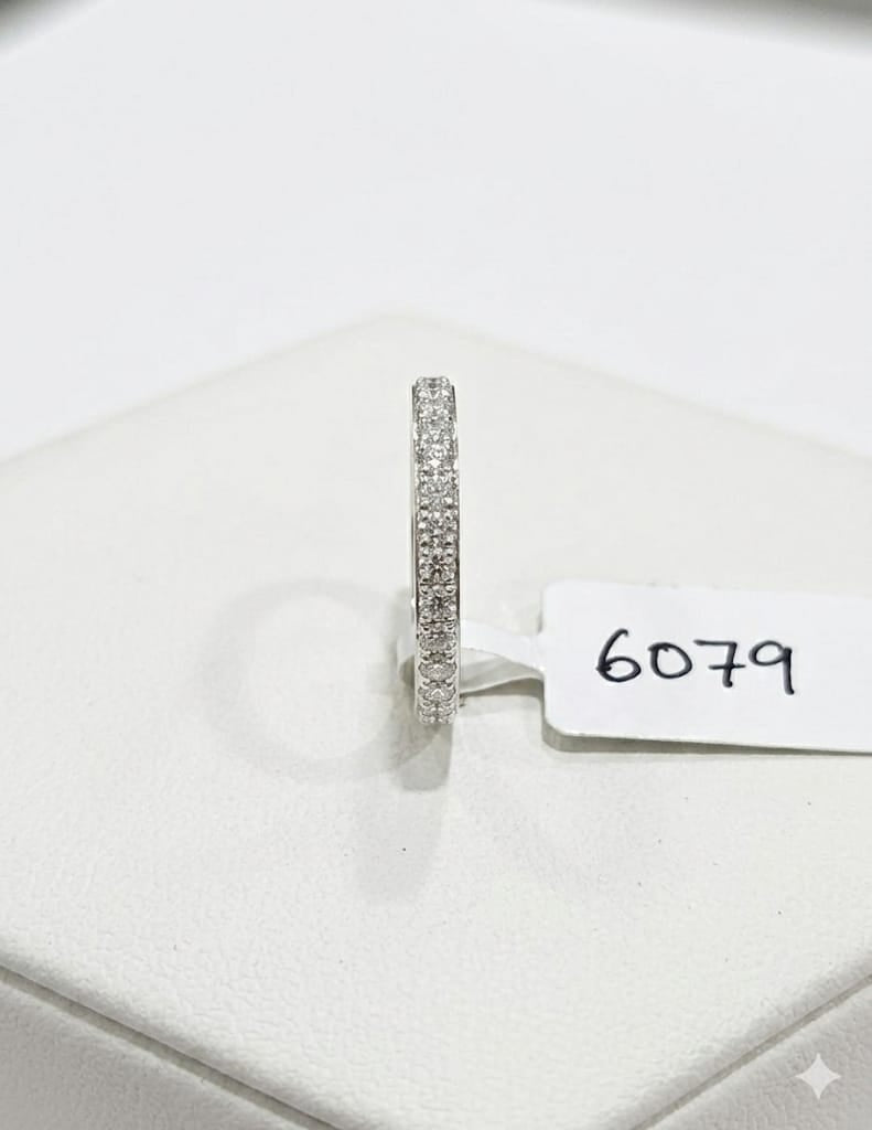 CLASSIC  Diamond Eternity Band Ring
