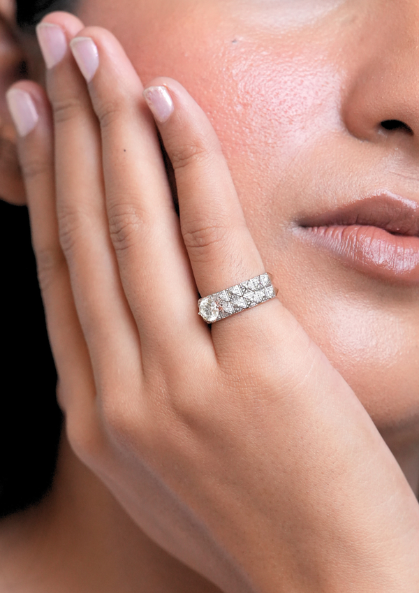 Pyramid-Stud-Diamond-Engagement-Ring