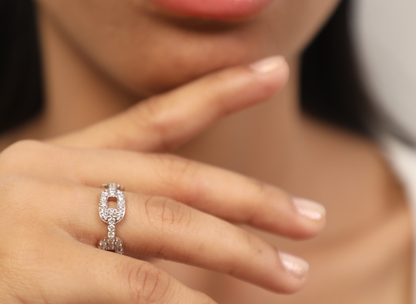 14k Elegant Criss-Cross Diamond Ring