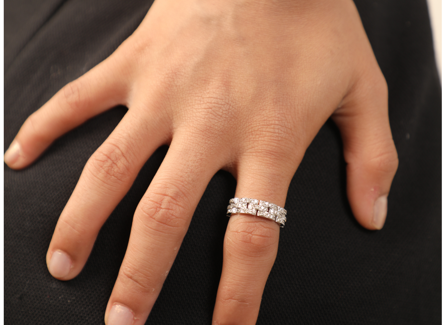 Signature  Stud Pavé Diamond Geometric Band